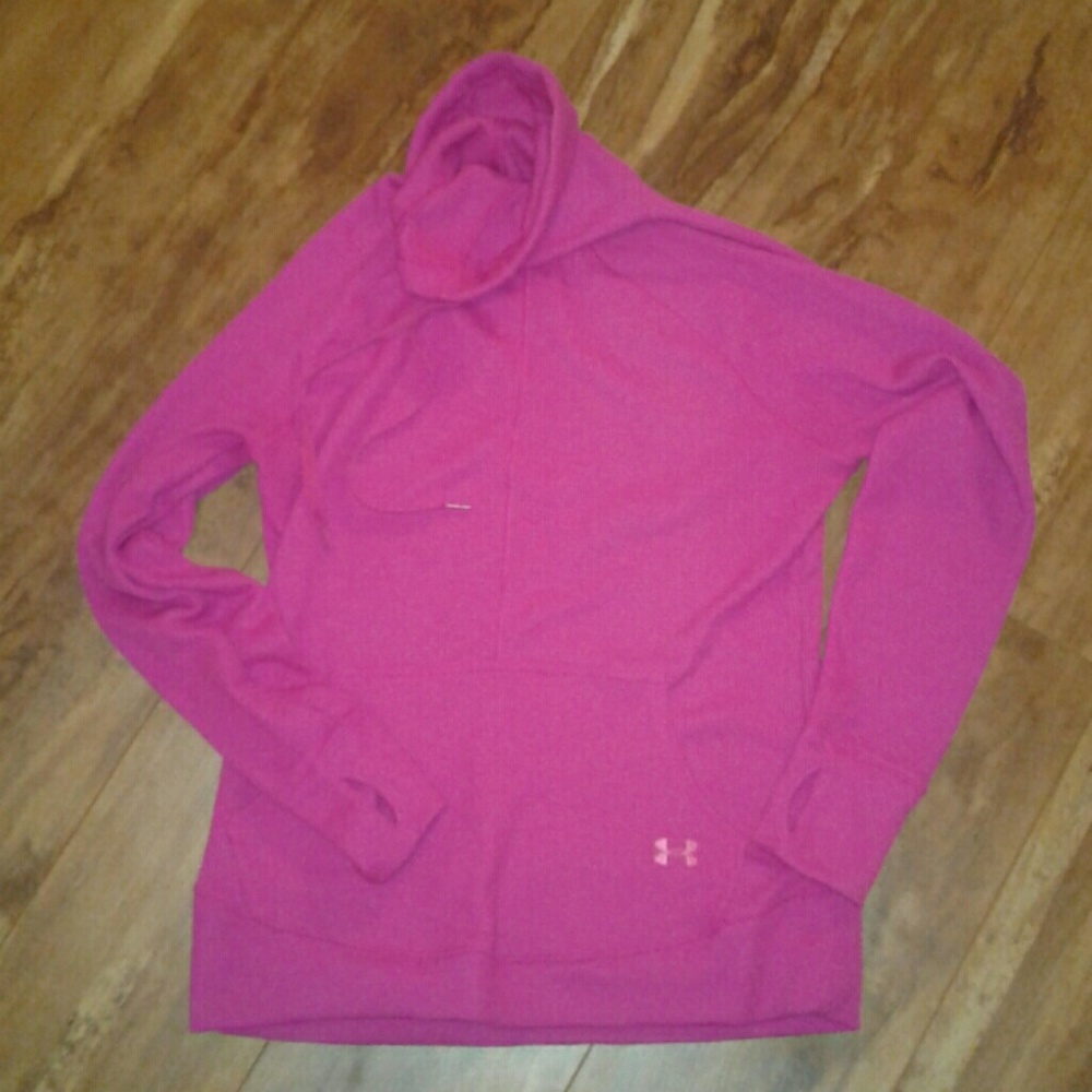 ❄Under Armour thermal with thumb holes